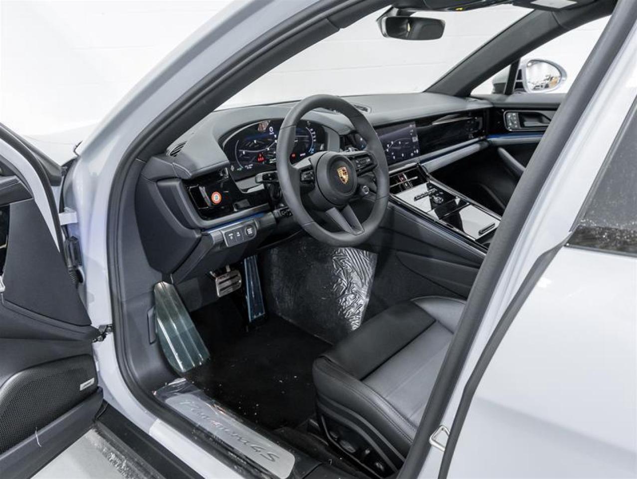 2025 Porsche Panamera  Photo