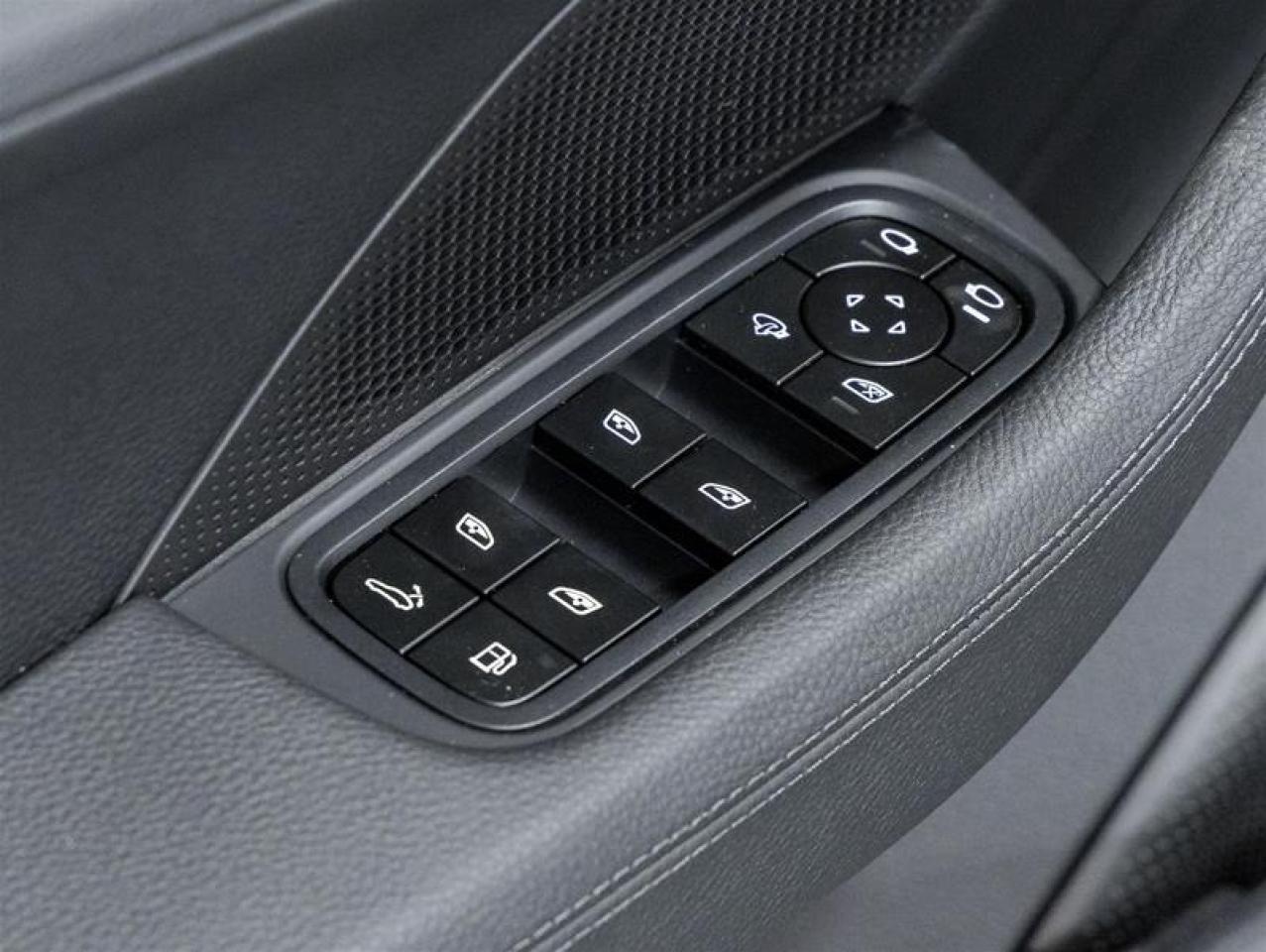 2025 Porsche Panamera  Photo