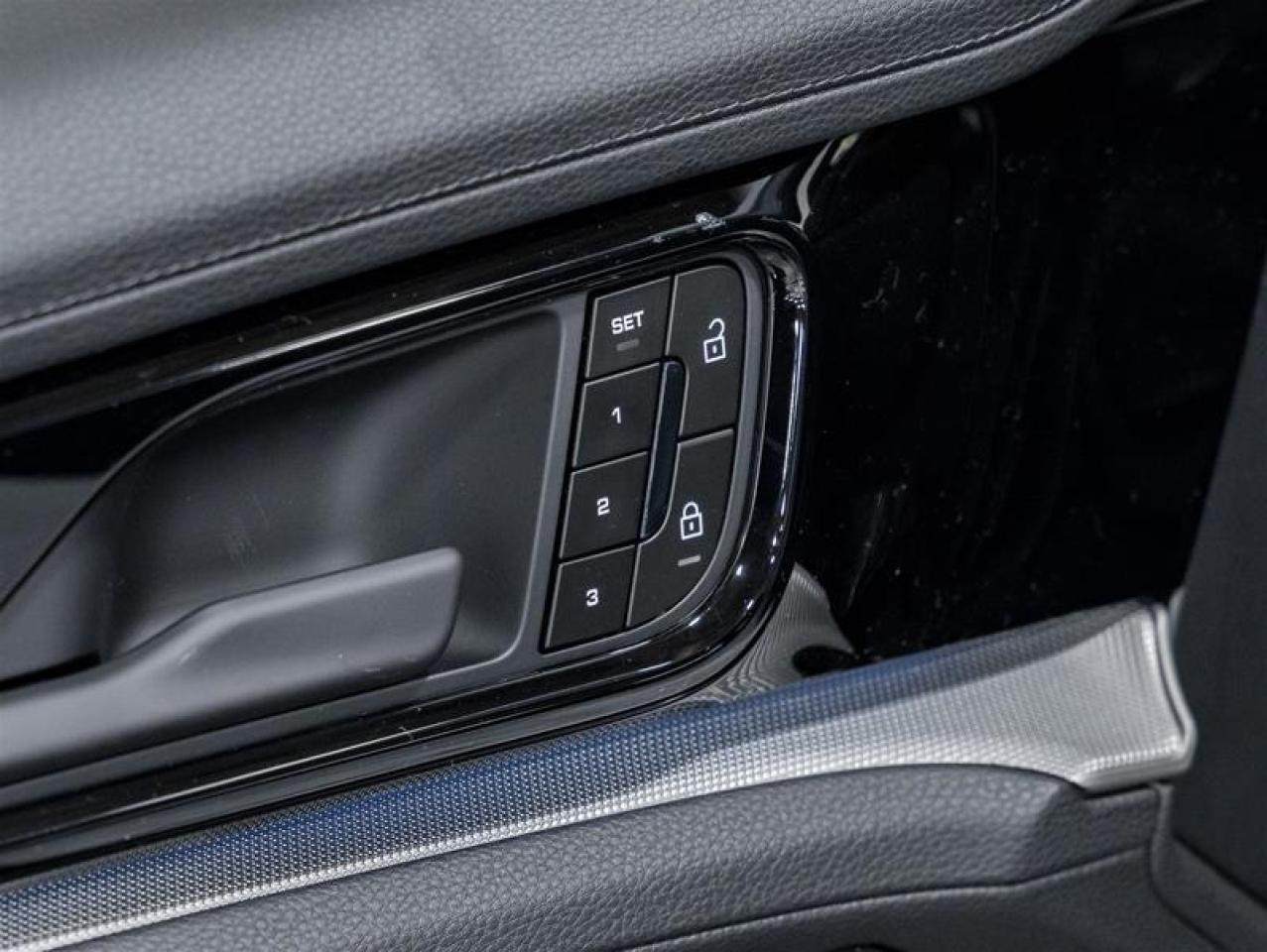 2025 Porsche Panamera  Photo