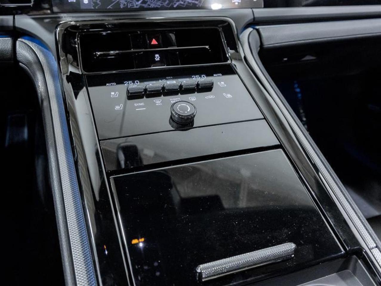 2025 Porsche Panamera  Photo