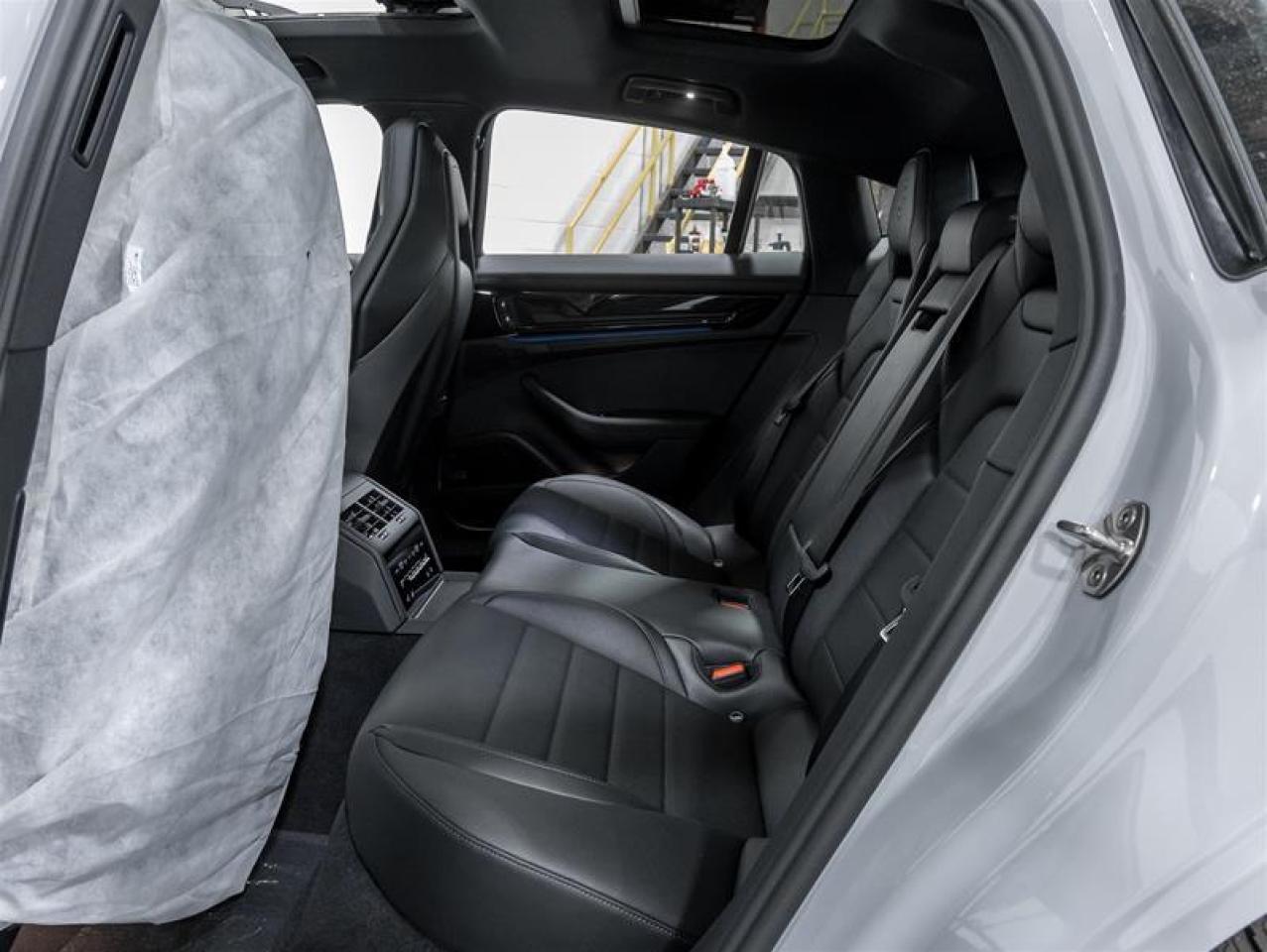 2025 Porsche Panamera  Photo