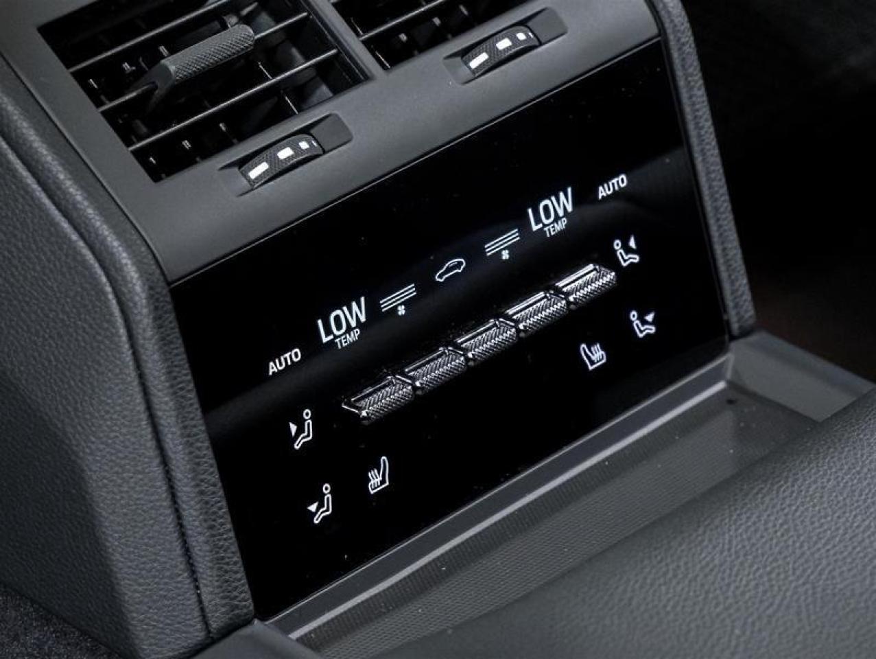 2025 Porsche Panamera  Photo