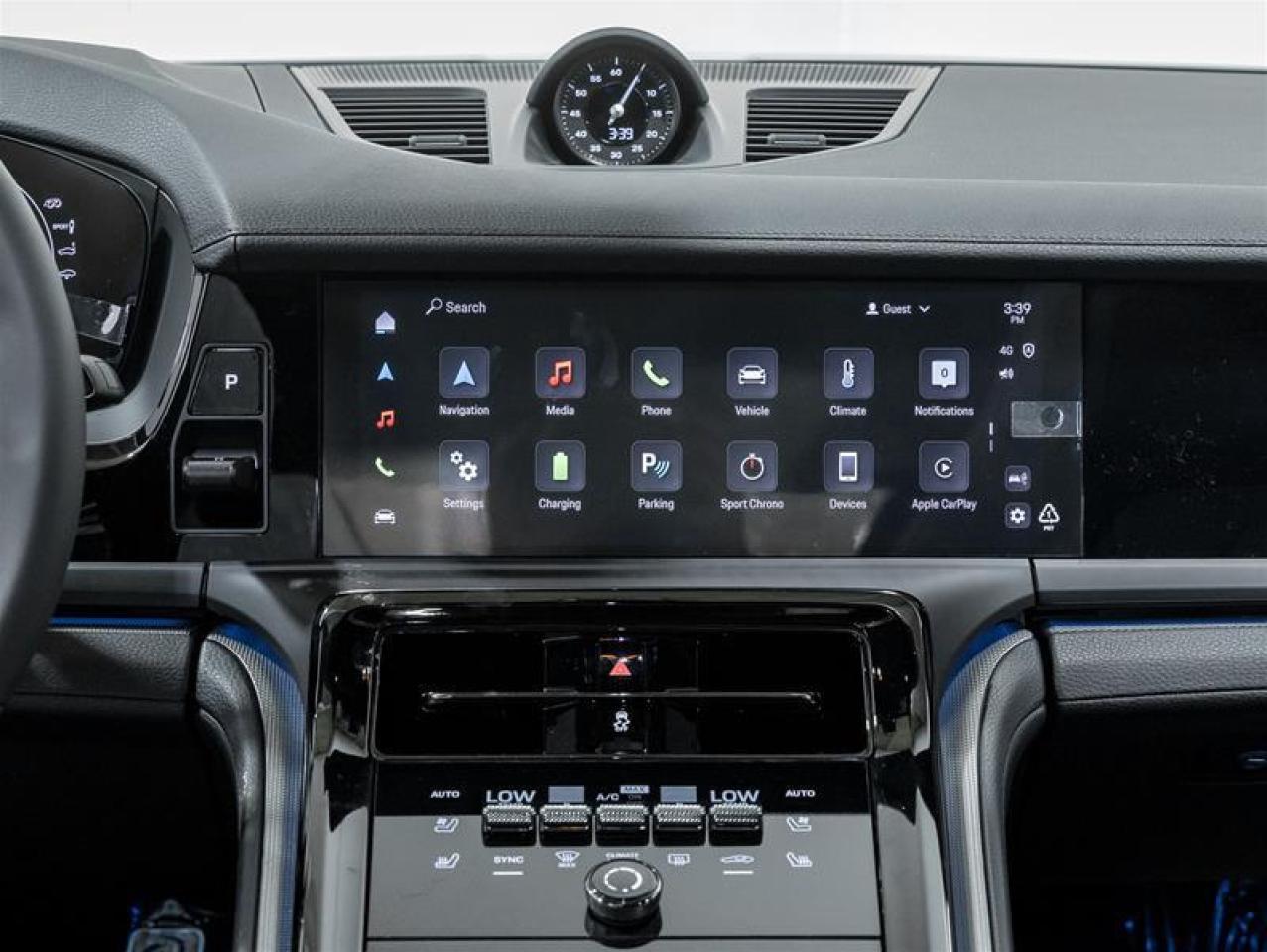 2025 Porsche Panamera  Photo