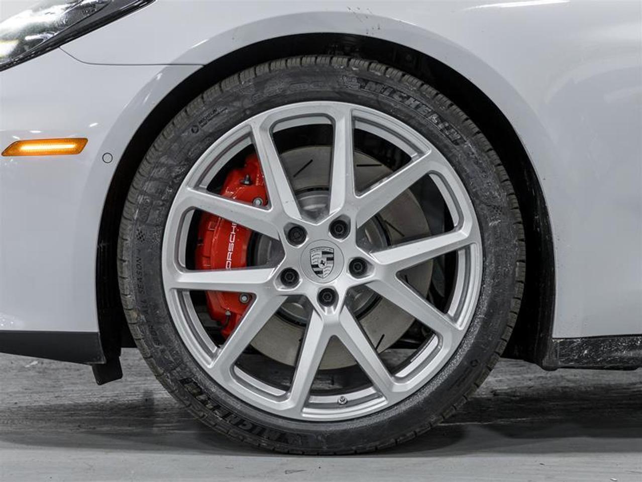 2025 Porsche Panamera  Photo