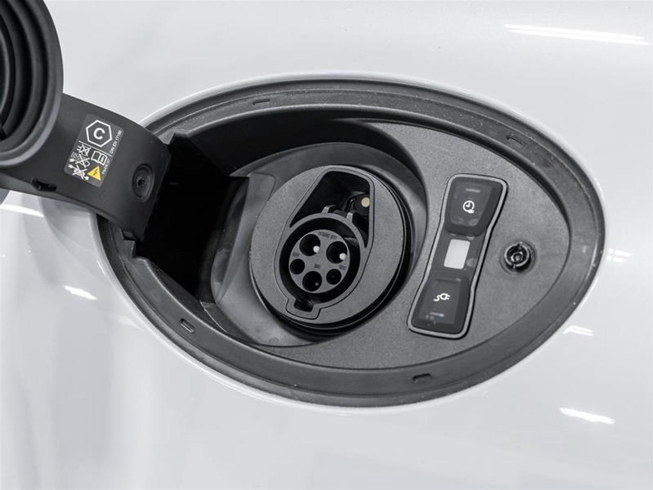 2025 Porsche Panamera  Photo