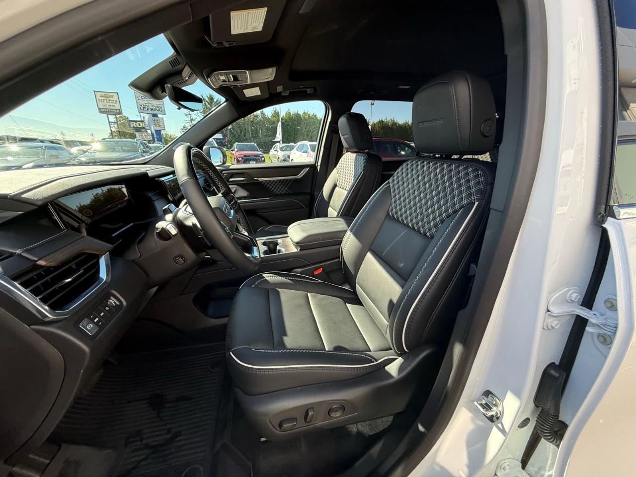 2025 GMC Acadia Denali 4dr All-Wheel Drive Photo