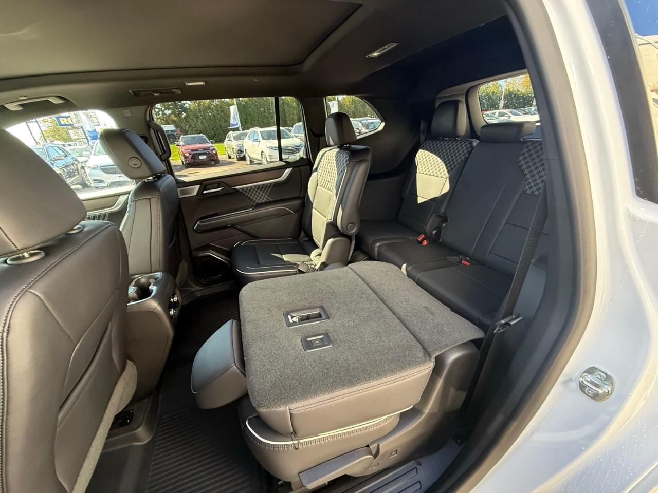 2025 GMC Acadia Denali 4dr All-Wheel Drive Photo