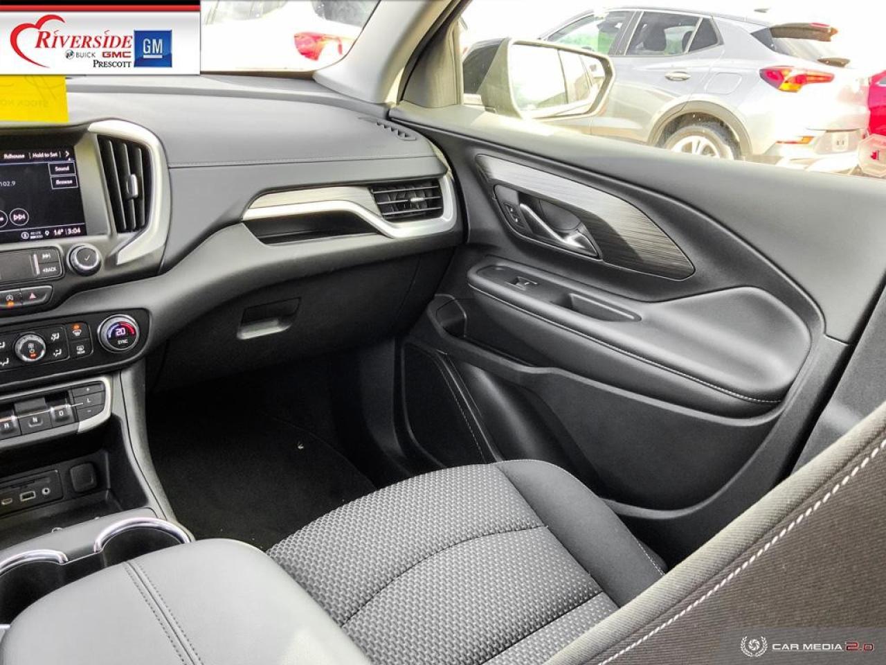 2024 GMC Terrain SLE 4dr All-Wheel Drive Photo