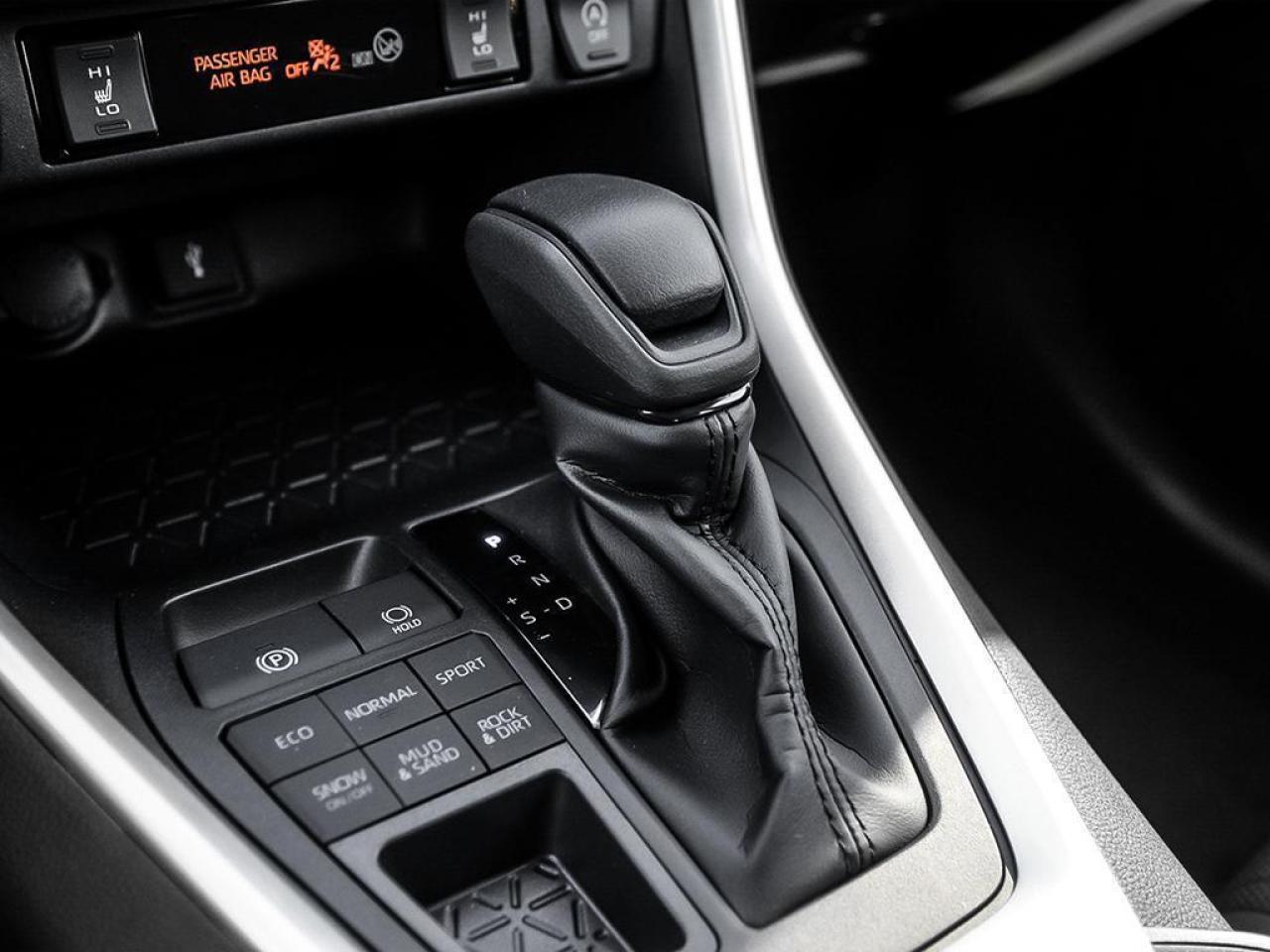 2025 Toyota RAV4 XLE 4dr All-wheel Drive Photo