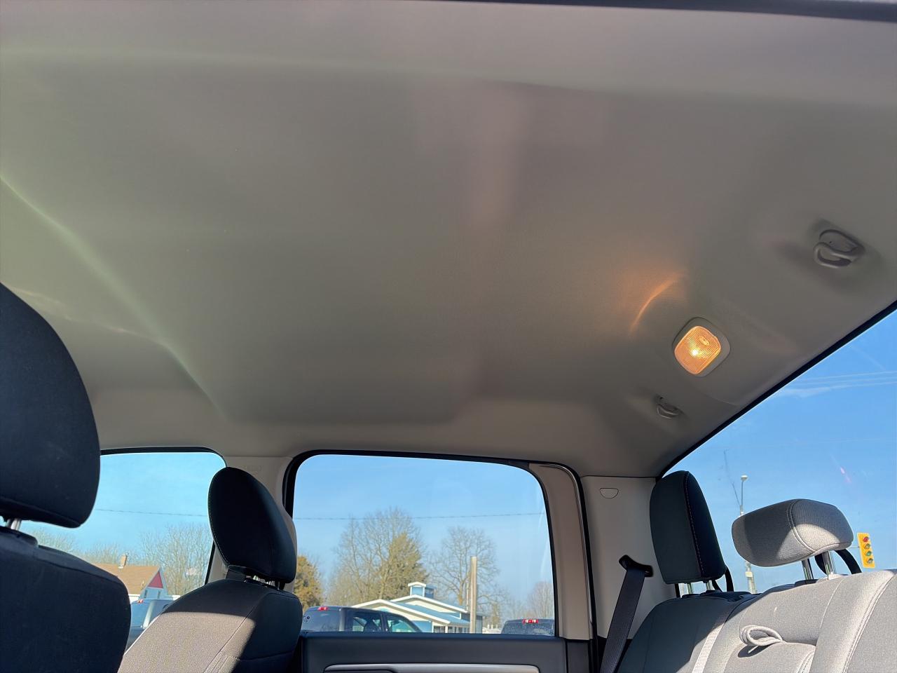 2022 RAM 1500 Classic SLT-LOADED-GOOD KM-CLEAN CARFAX Photo