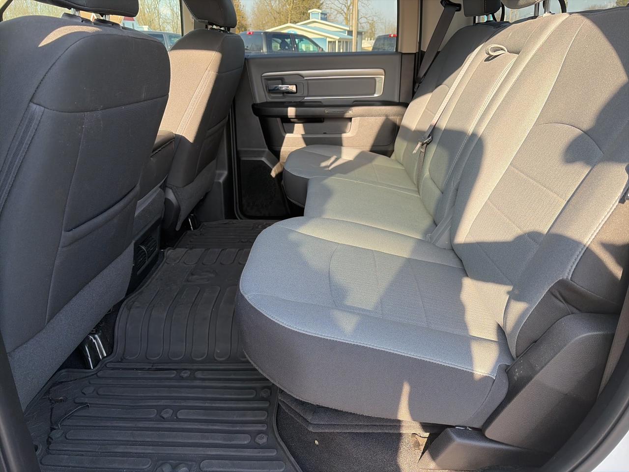 2022 RAM 1500 Classic SLT-LOADED-GOOD KM-CLEAN CARFAX Photo