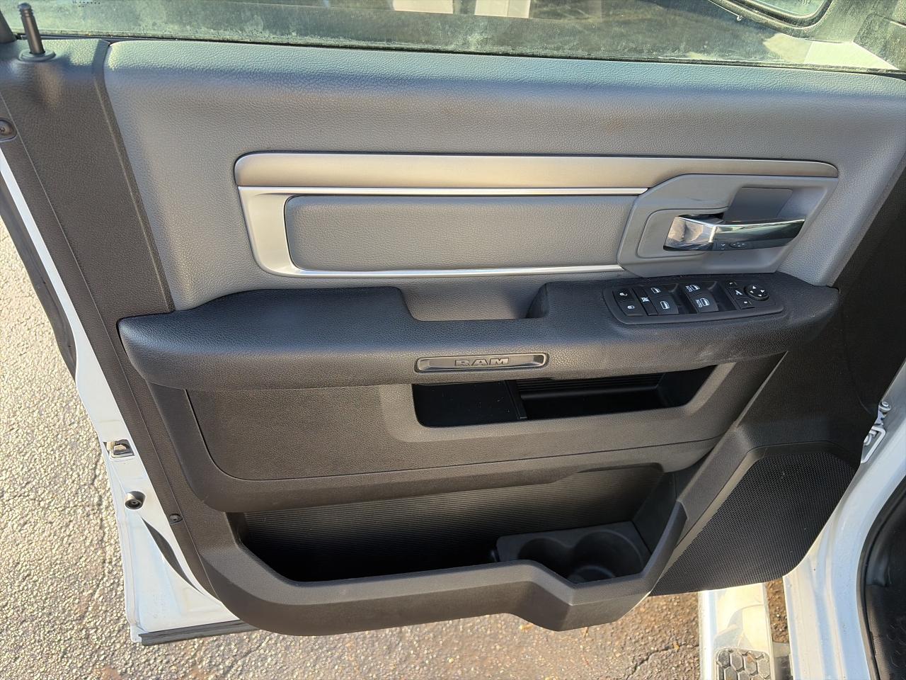 2022 RAM 1500 Classic SLT-LOADED-GOOD KM-CLEAN CARFAX Photo