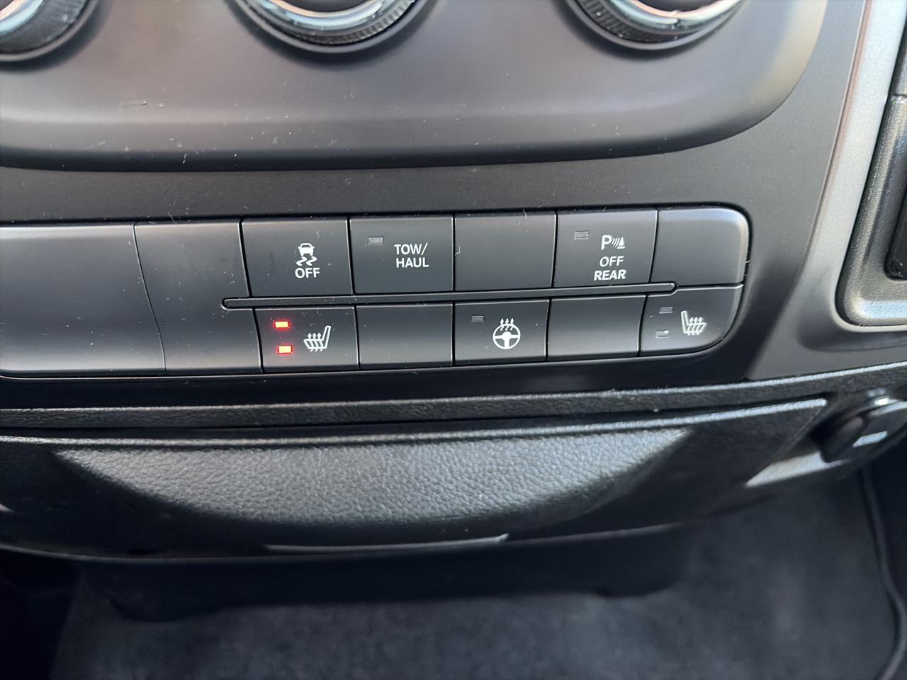 2022 RAM 1500 Classic SLT-LOADED-GOOD KM-CLEAN CARFAX Photo