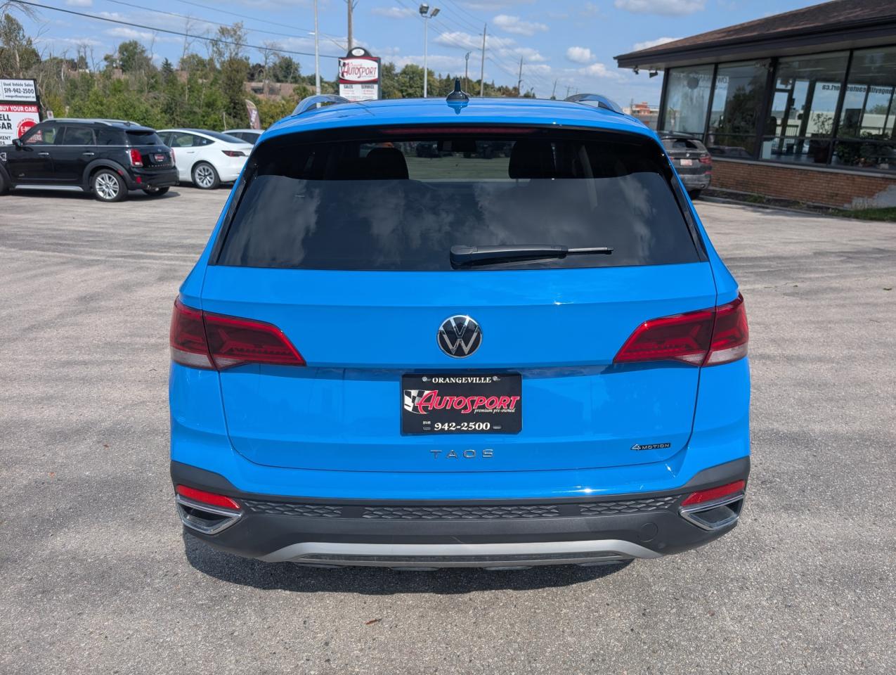 2022 Volkswagen Taos Comfortline 4dr All-Wheel Drive 4MOTION Photo3