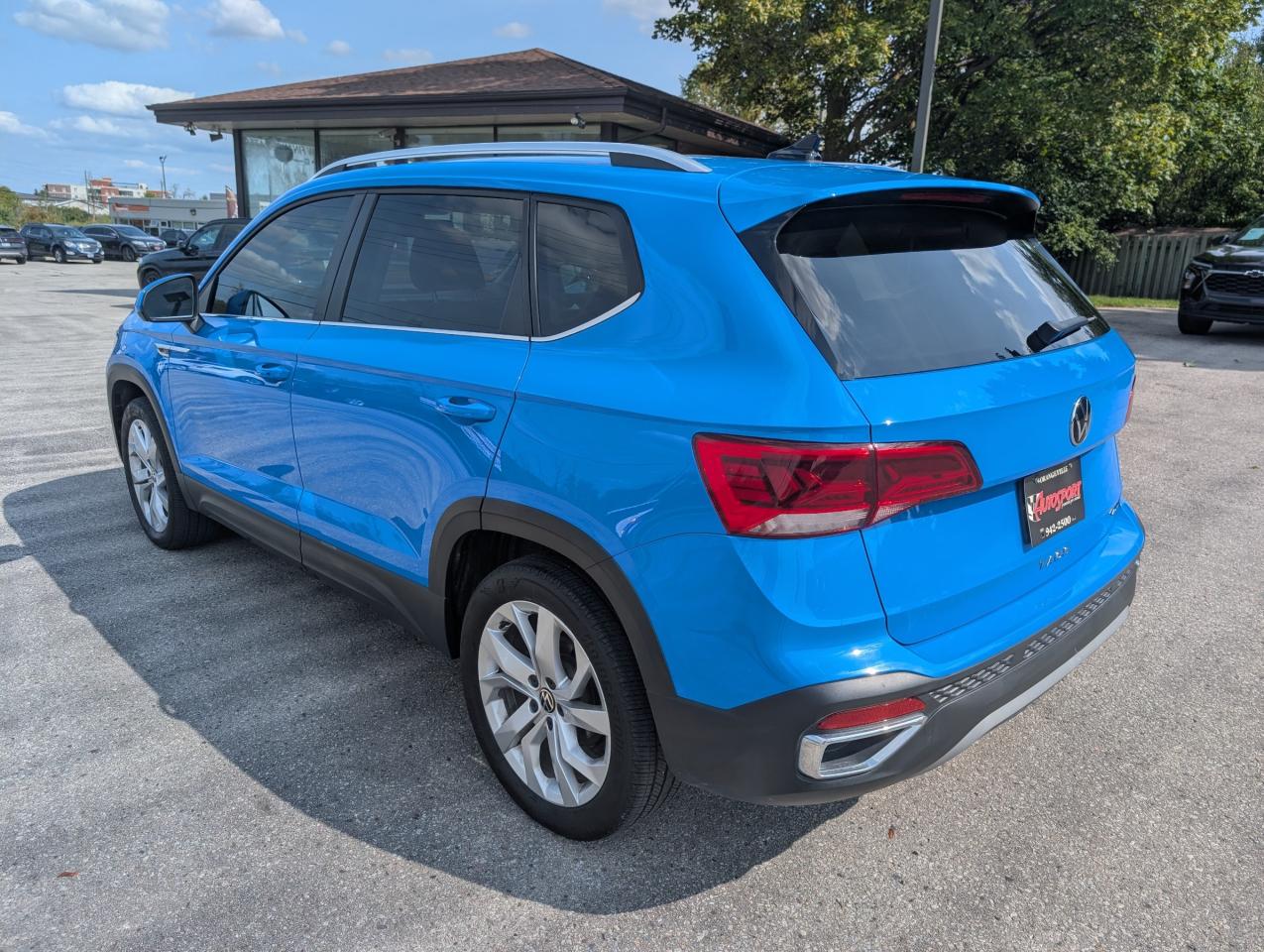 2022 Volkswagen Taos Comfortline 4dr All-Wheel Drive 4MOTION Photo