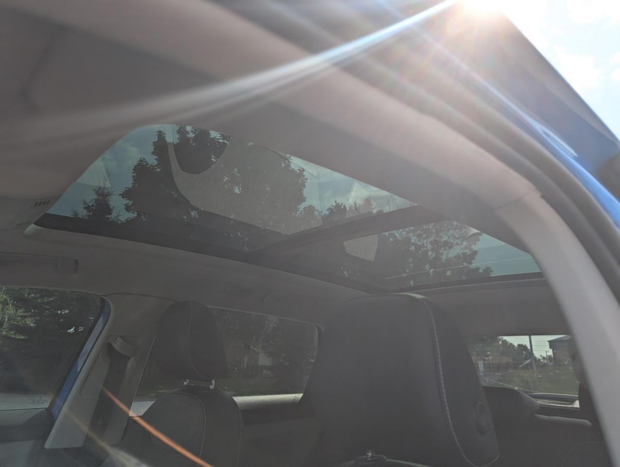 2022 Volkswagen Taos Comfortline 4dr All-Wheel Drive 4MOTION Photo