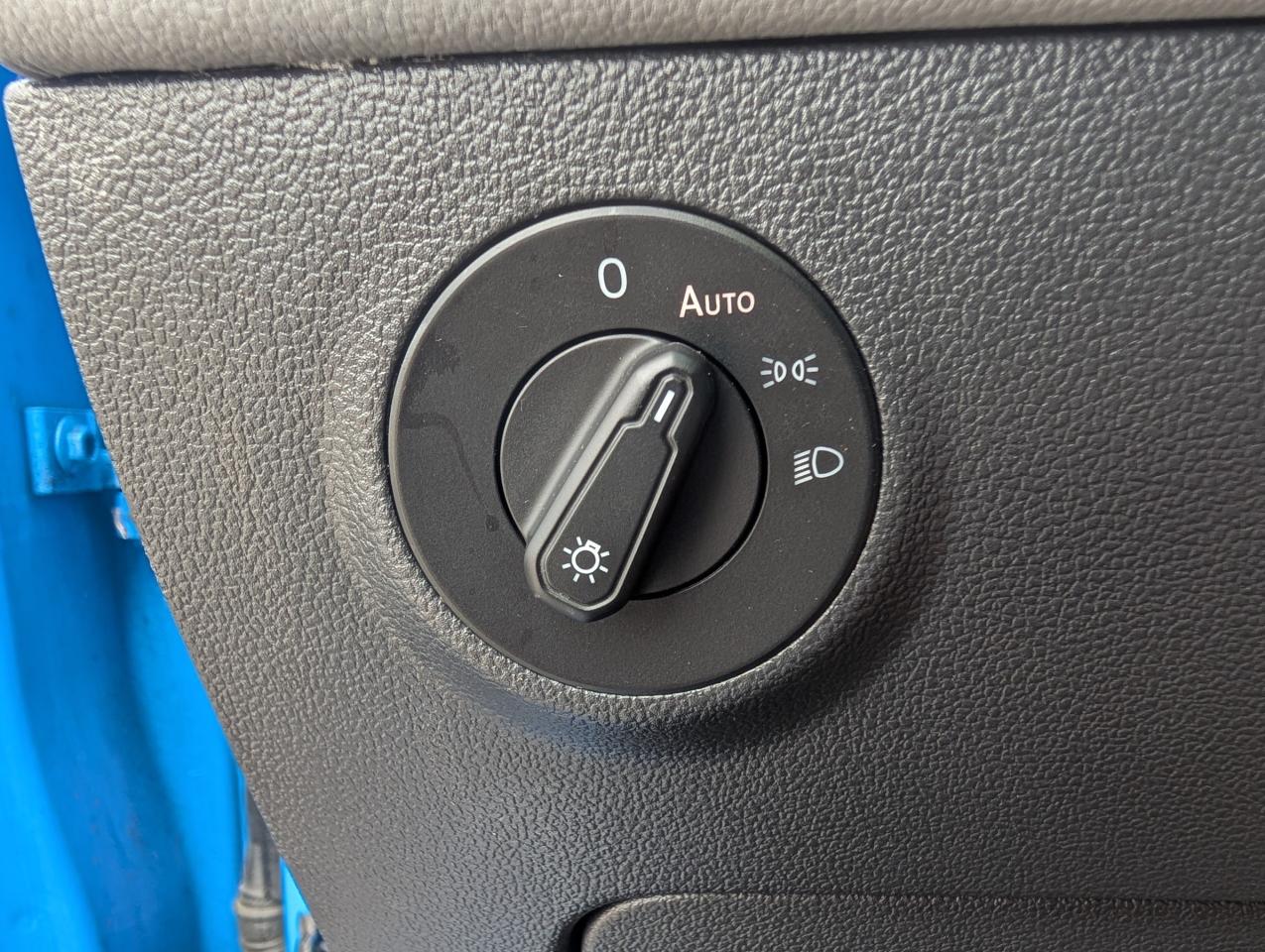 2022 Volkswagen Taos Comfortline 4dr All-Wheel Drive 4MOTION Photo