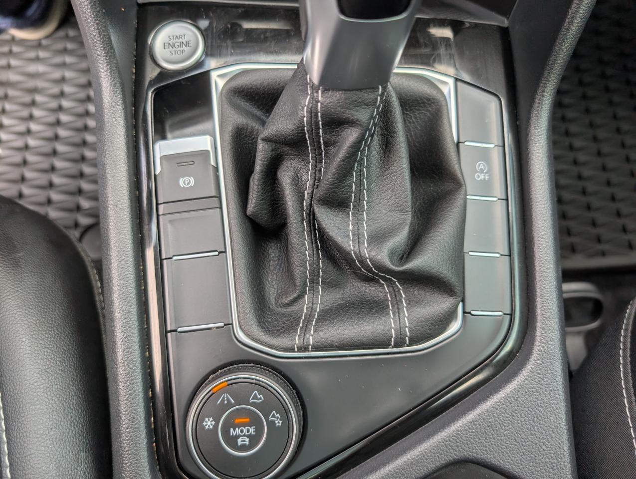 2022 Volkswagen Taos Comfortline 4dr All-Wheel Drive 4MOTION Photo