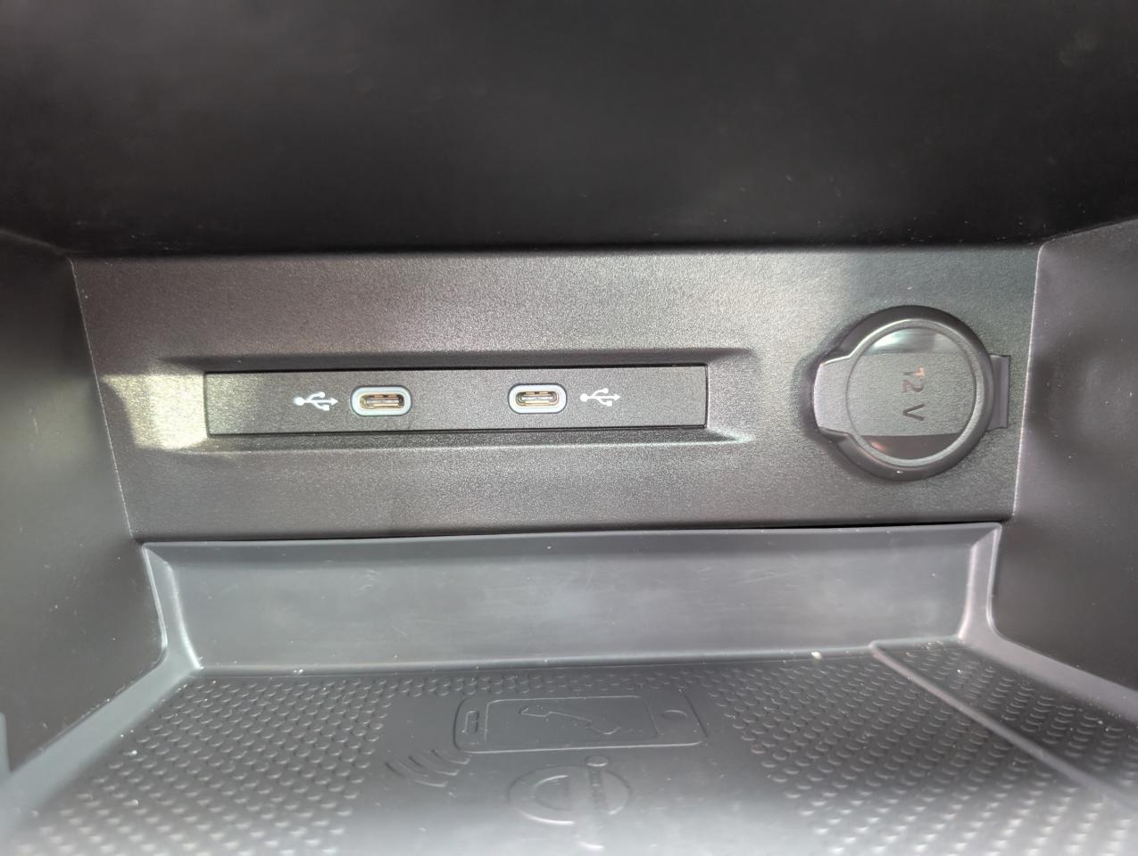 2022 Volkswagen Taos Comfortline 4dr All-Wheel Drive 4MOTION Photo