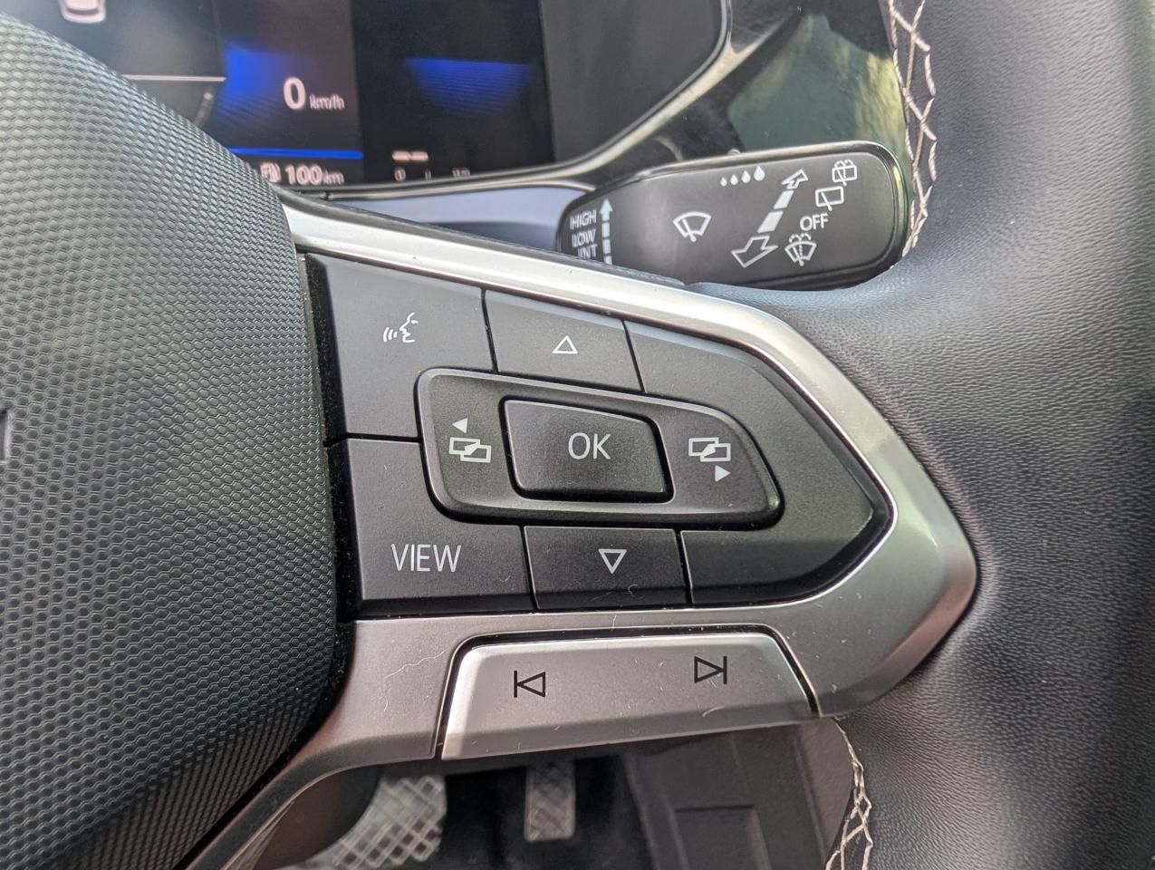 2022 Volkswagen Taos Comfortline 4dr All-Wheel Drive 4MOTION Photo