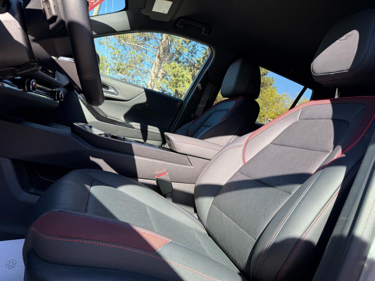 2025 Chevrolet Equinox RS 4dr All-Wheel Drive Photo