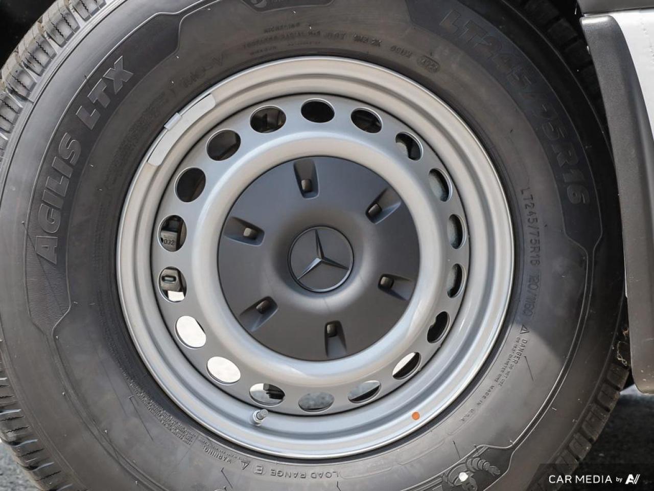 2025 Mercedes-Benz Sprinter 2500 High Roof 4-Cyl Diesel Sprinter 2500 Crew Van 144 in. WB Rear-Wheel Drive Photo