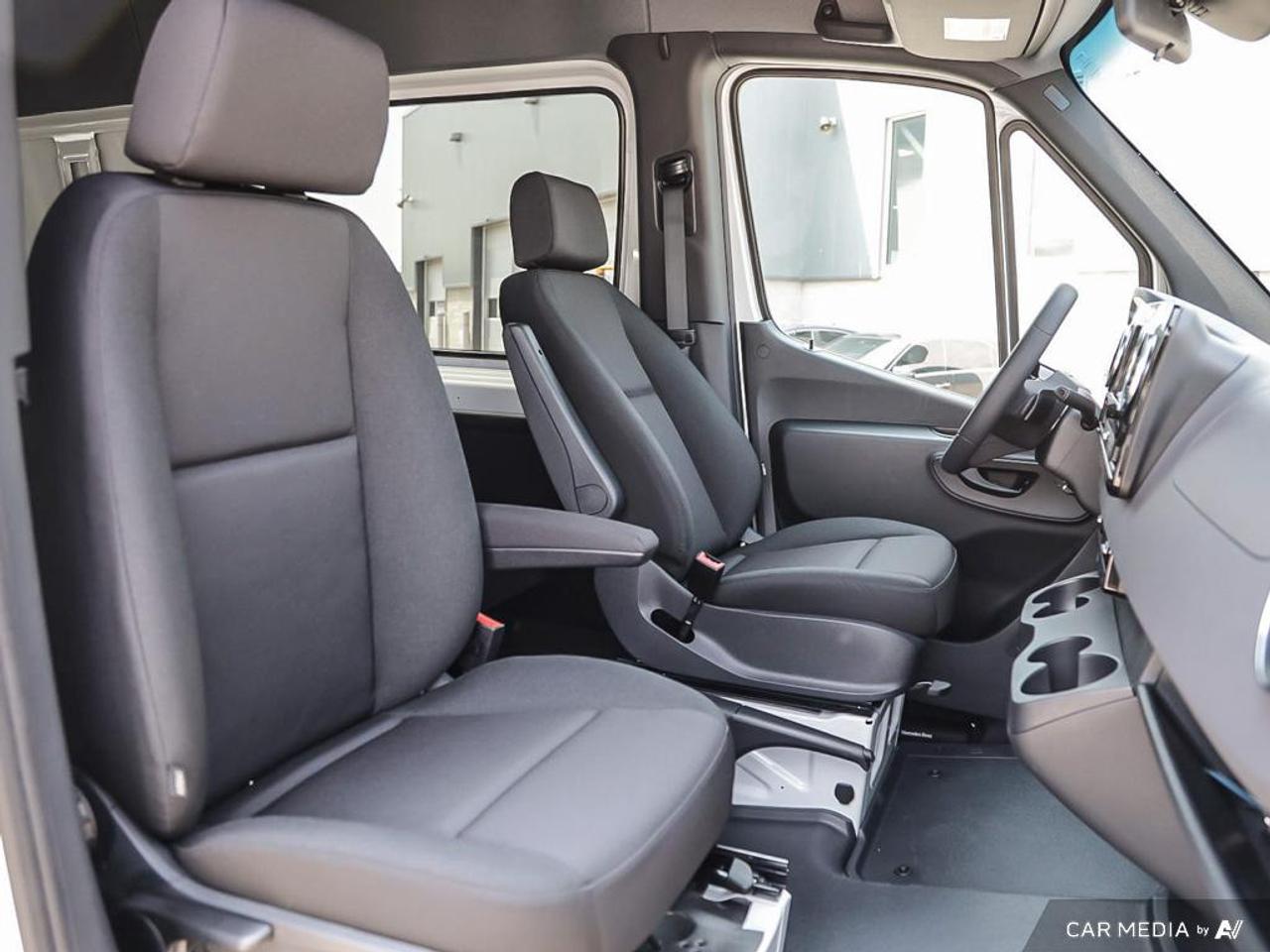 2025 Mercedes-Benz Sprinter 2500 High Roof 4-Cyl Diesel Sprinter 2500 Crew Van 144 in. WB Rear-Wheel Drive Photo