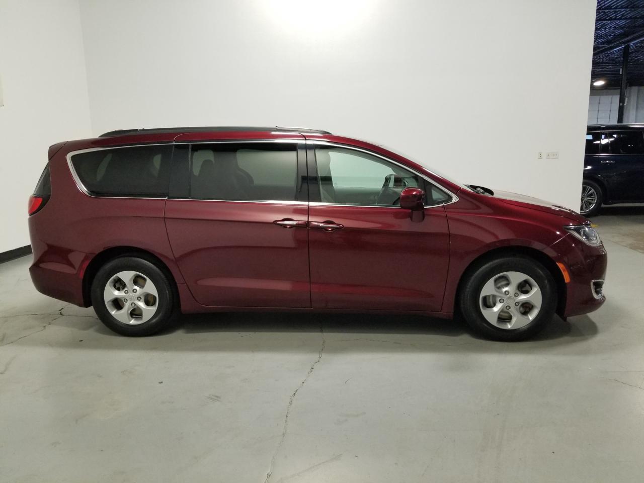 2018 Chrysler Pacifica Hybrid Touring Plus Passenger Van Photo