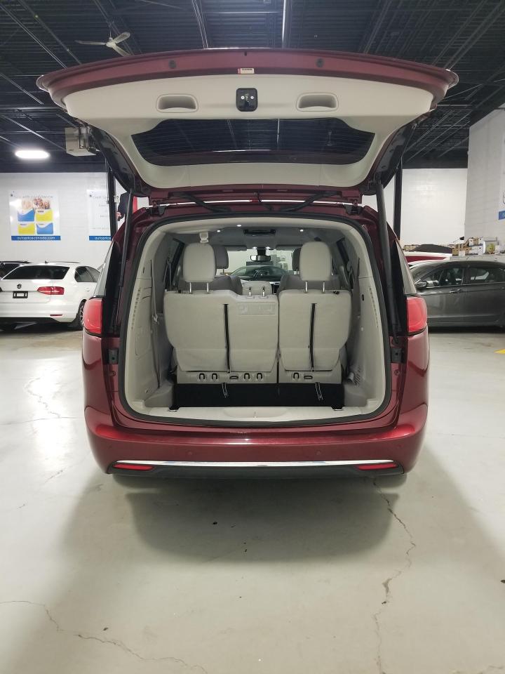 2018 Chrysler Pacifica Hybrid Touring Plus Passenger Van Photo