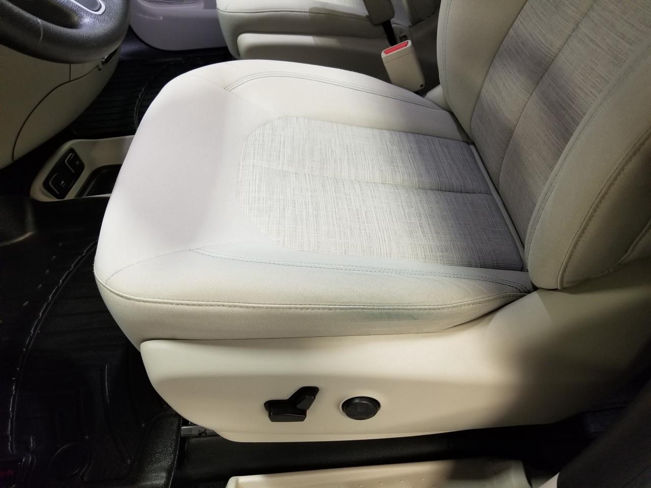 2018 Chrysler Pacifica Hybrid Touring Plus Passenger Van Photo