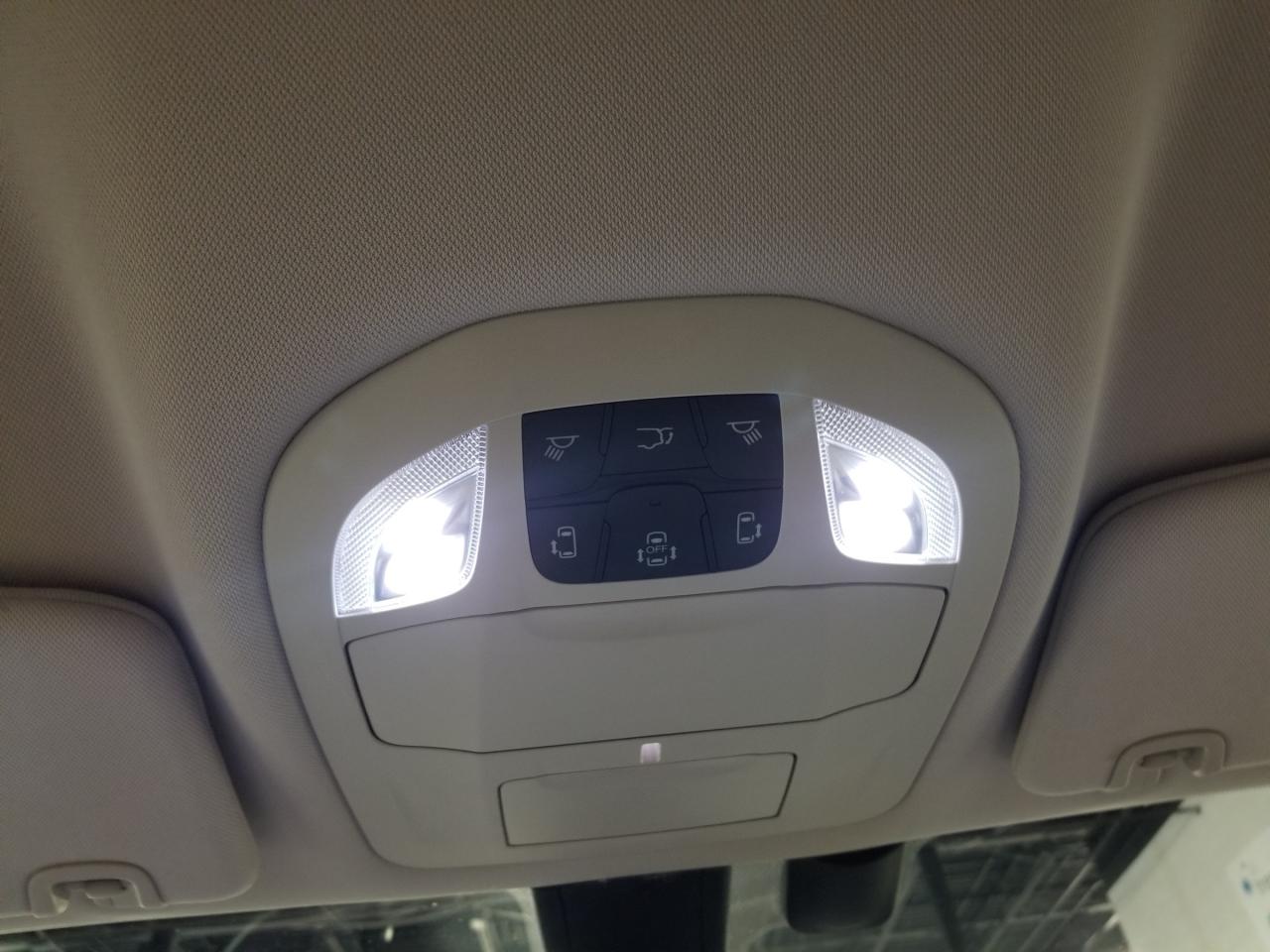 2018 Chrysler Pacifica Hybrid Touring Plus Passenger Van Photo