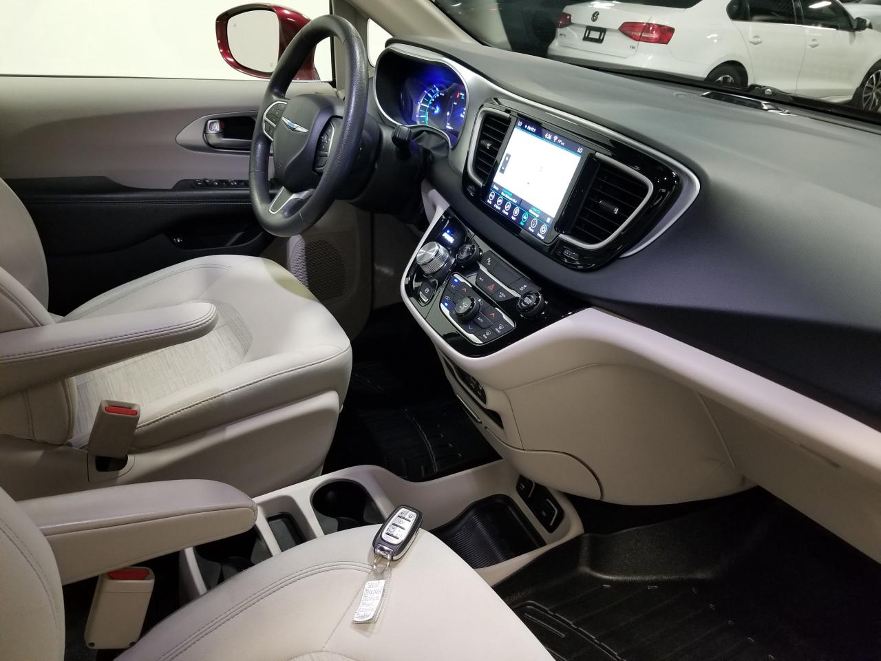 2018 Chrysler Pacifica Hybrid Touring Plus Passenger Van Photo