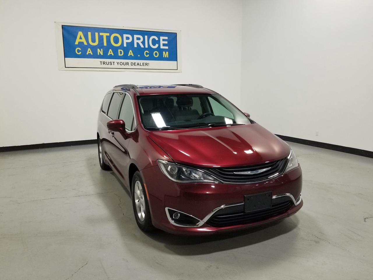 2018 Chrysler Pacifica Hybrid Touring Plus Passenger Van Photo0