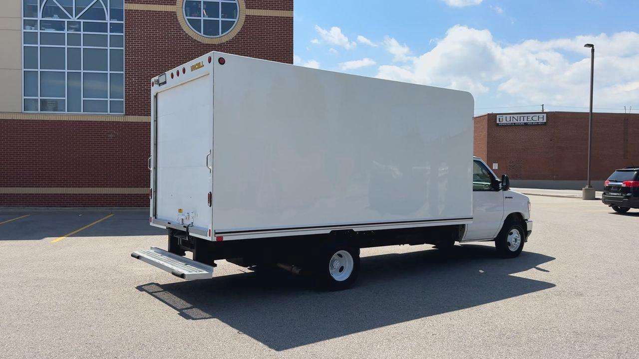 2022 Ford E-450  Photo