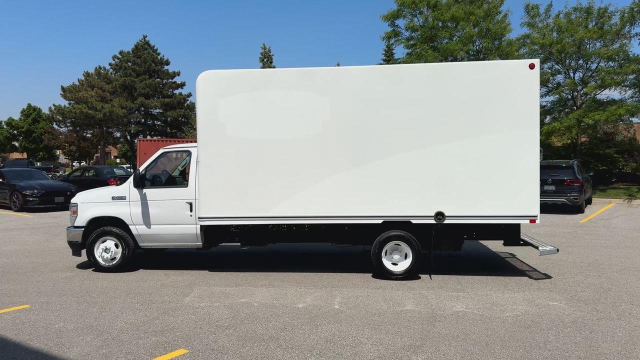 2022 Ford E-450  Photo