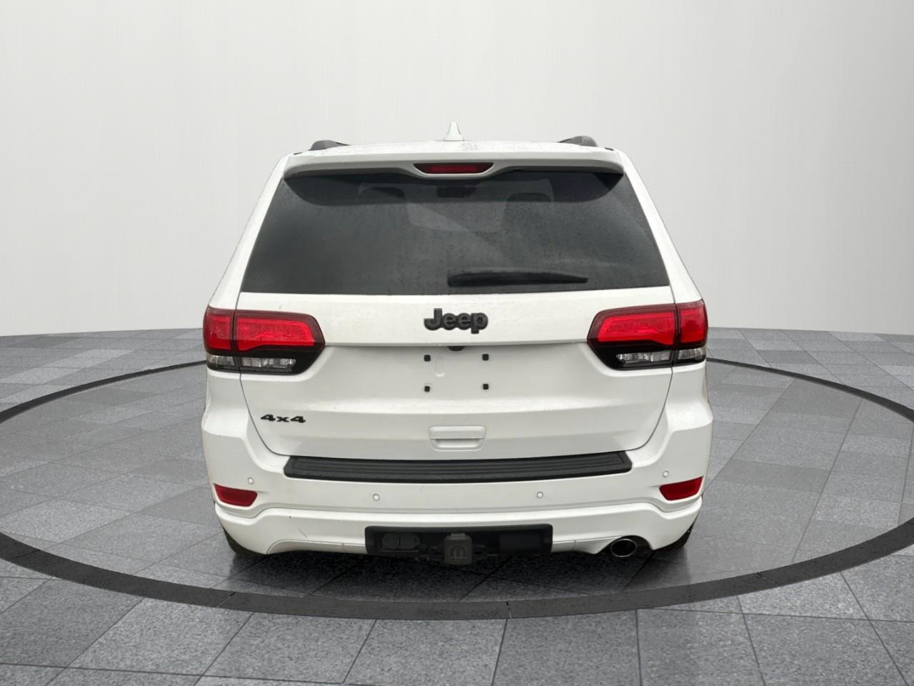 2019 Jeep Grand Cherokee Laredo 4dr 4x4 Photo4