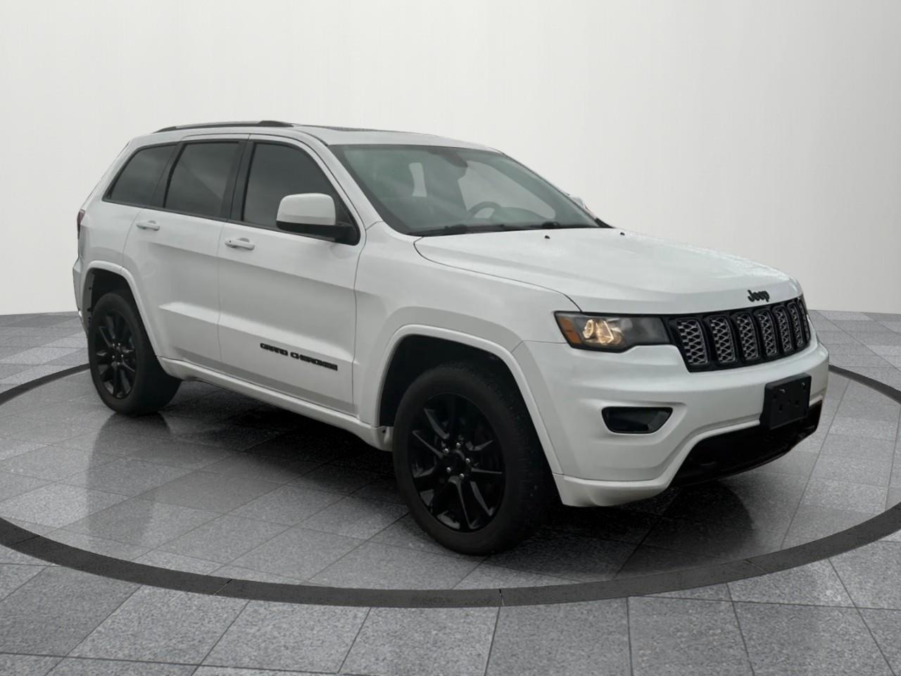 2019 Jeep Grand Cherokee Laredo 4dr 4x4 Photo