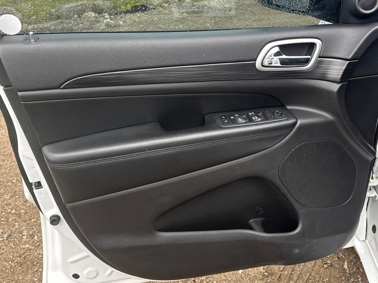 2019 Jeep Grand Cherokee Laredo 4dr 4x4 Photo