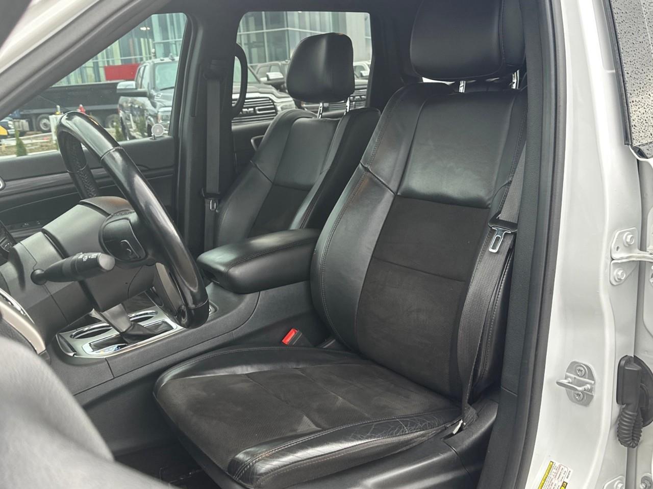 2019 Jeep Grand Cherokee Laredo 4dr 4x4 Photo