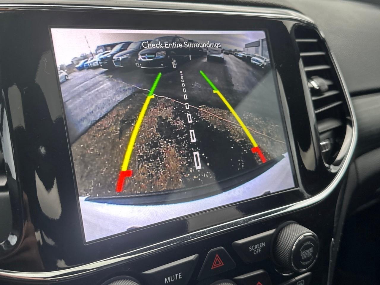 2019 Jeep Grand Cherokee Laredo 4dr 4x4 Photo