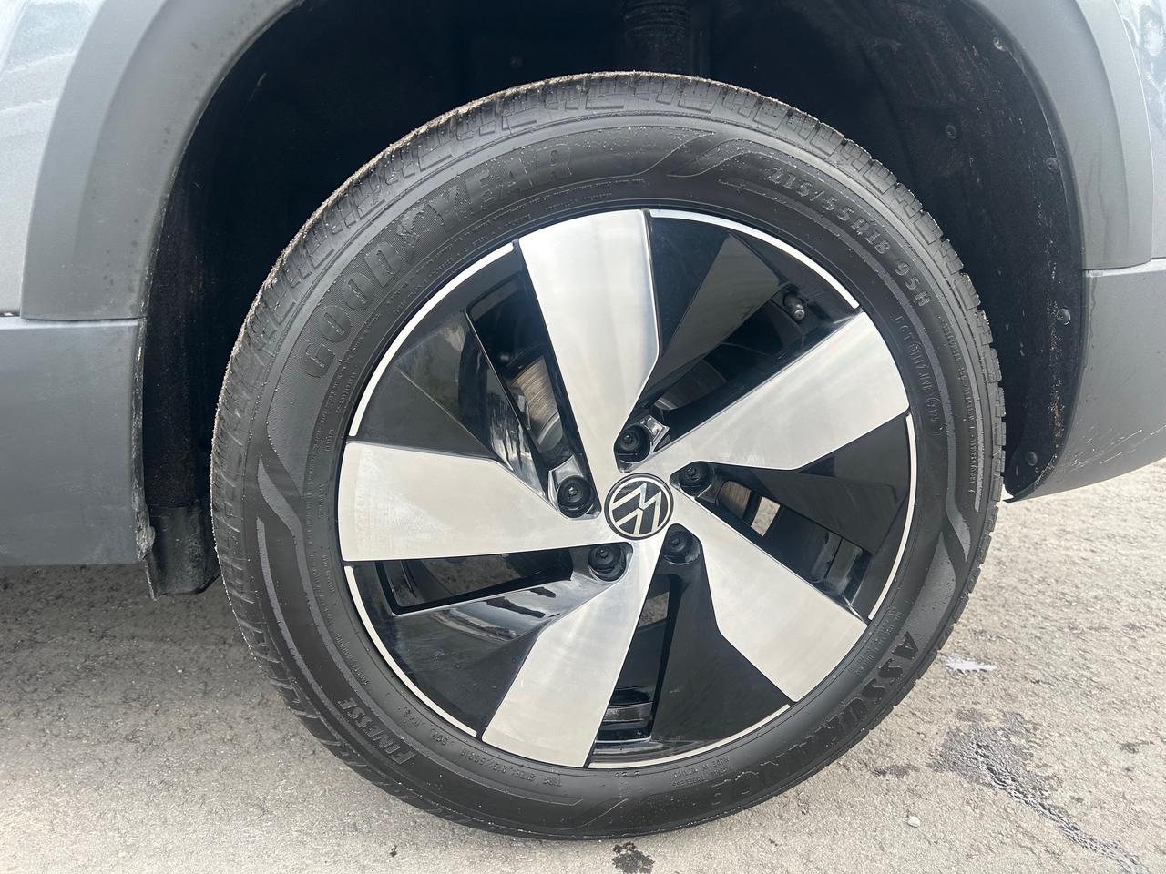 2026 Volkswagen Taos Trendline 4dr All-Wheel Drive 4MOTION Photo