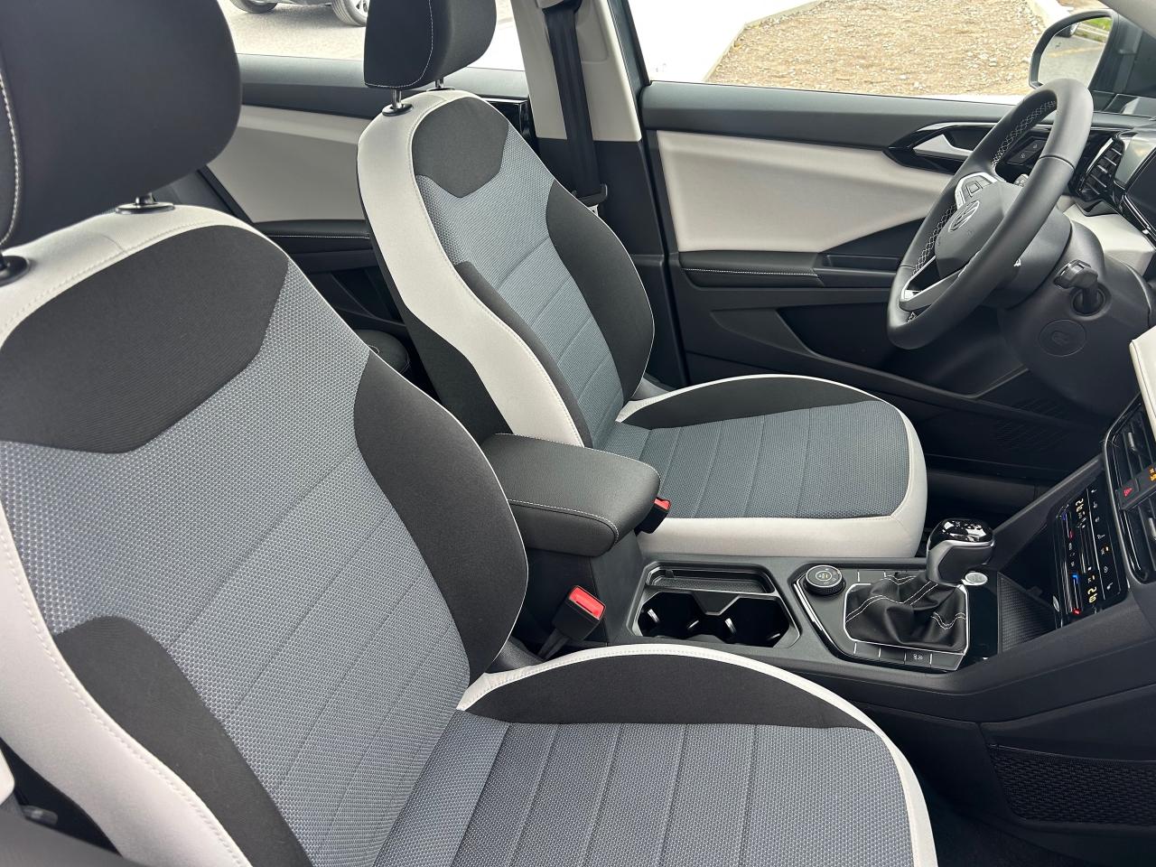 2026 Volkswagen Taos Trendline 4dr All-Wheel Drive 4MOTION Photo