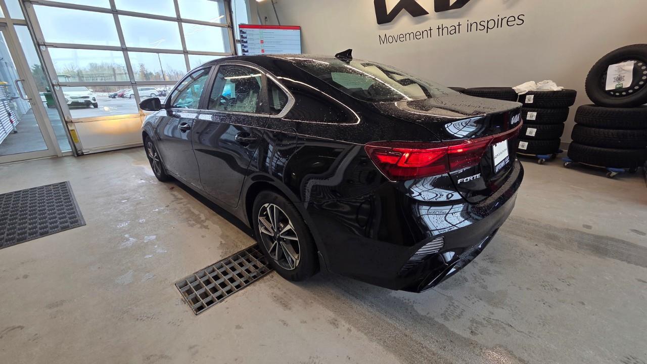 2023 Kia Forte EX 4dr Sedan Photo