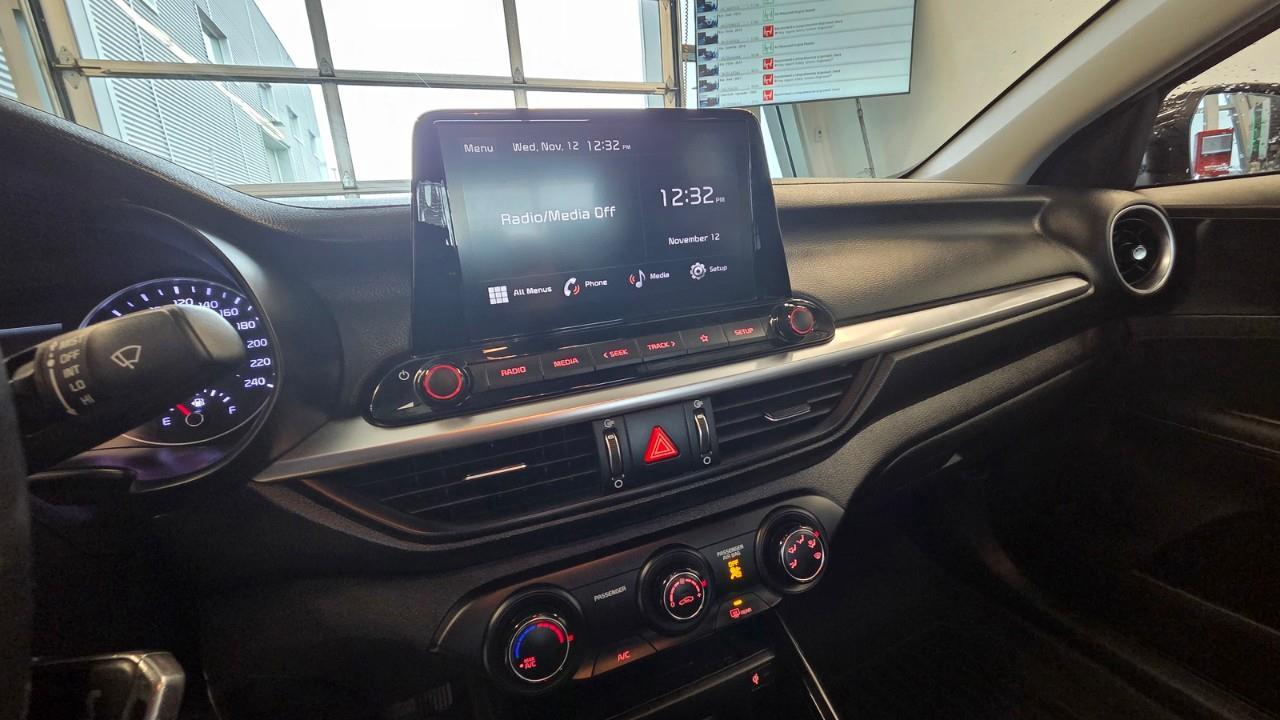 2023 Kia Forte EX 4dr Sedan Photo