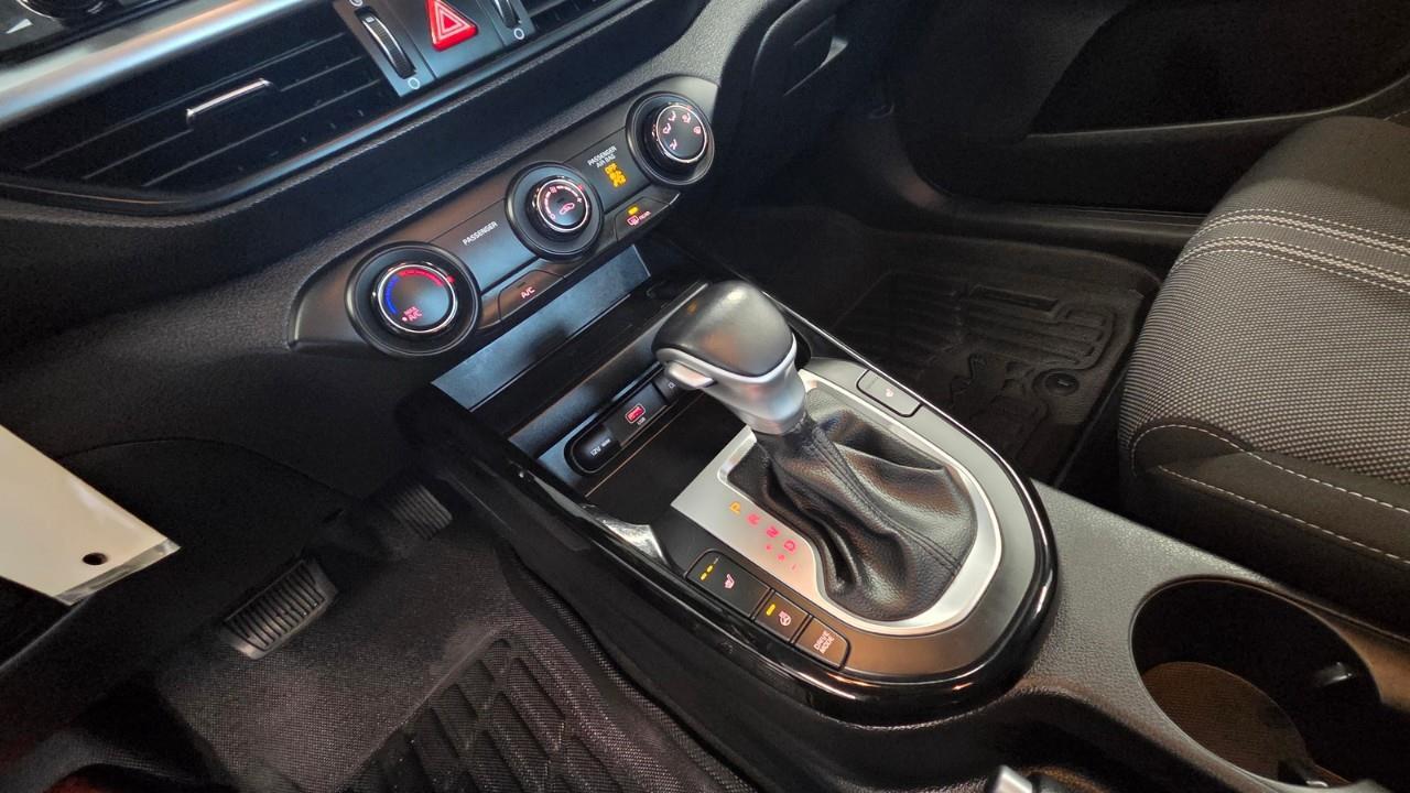 2023 Kia Forte EX 4dr Sedan Photo