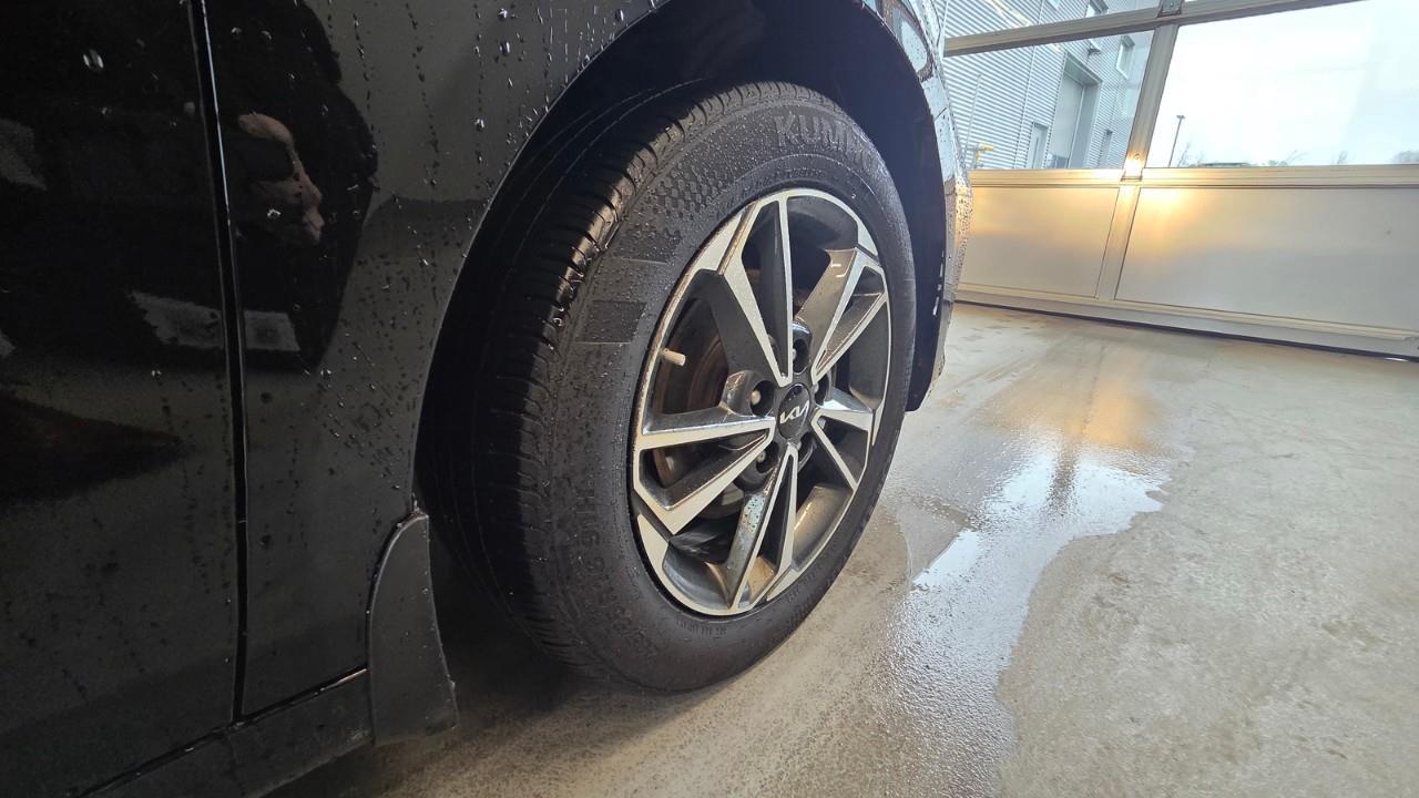 2023 Kia Forte EX 4dr Sedan Photo