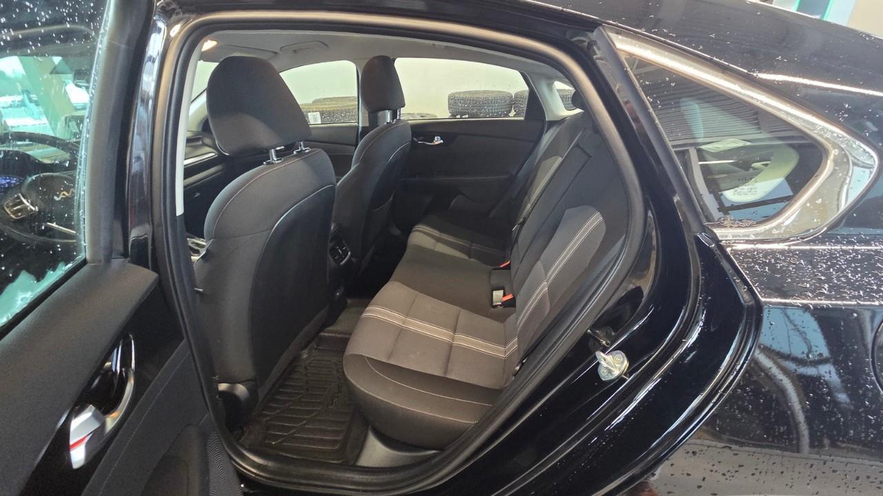 2023 Kia Forte EX 4dr Sedan Photo