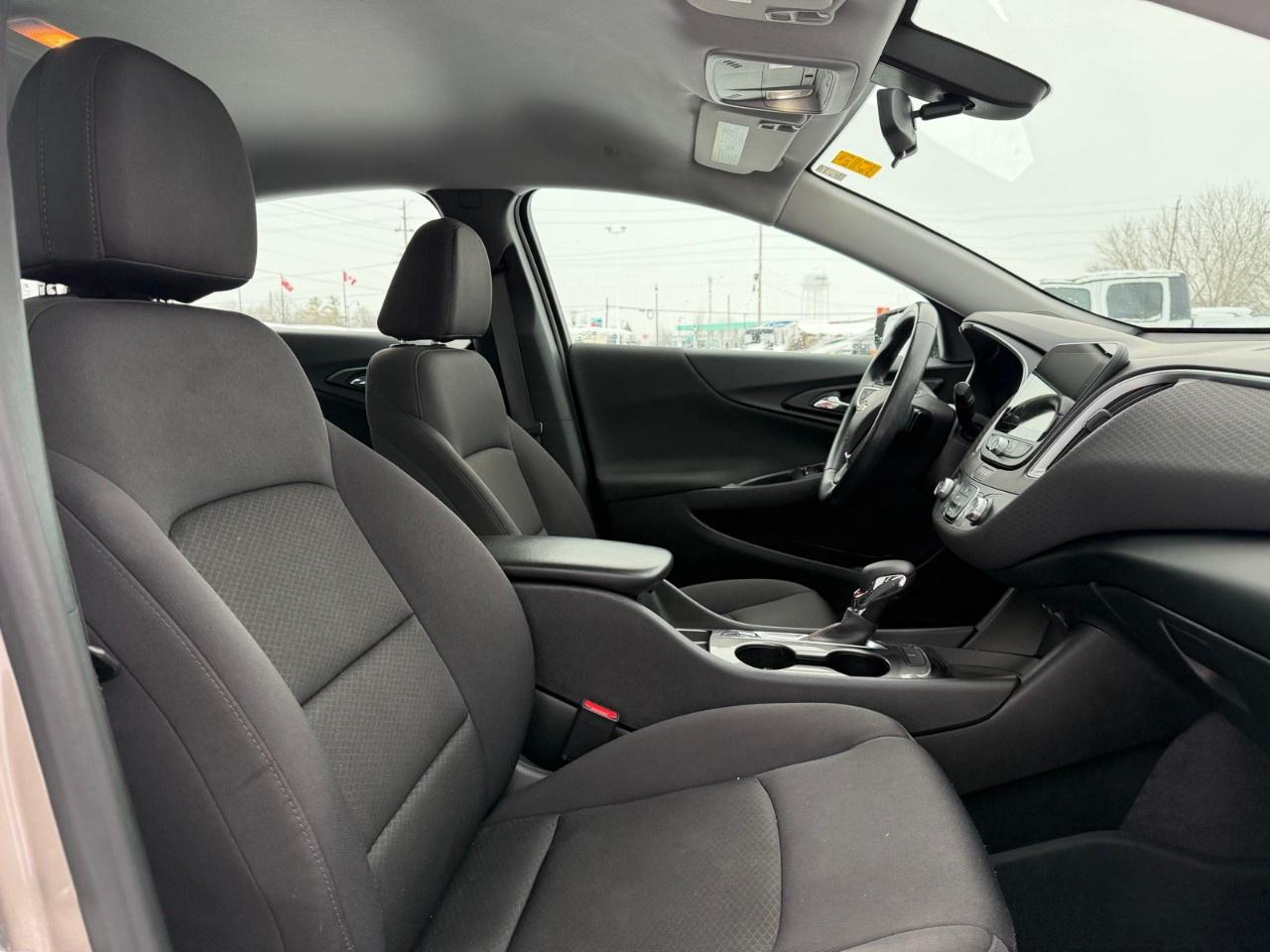 2022 Chevrolet Malibu 4dr Sdn RS Photo