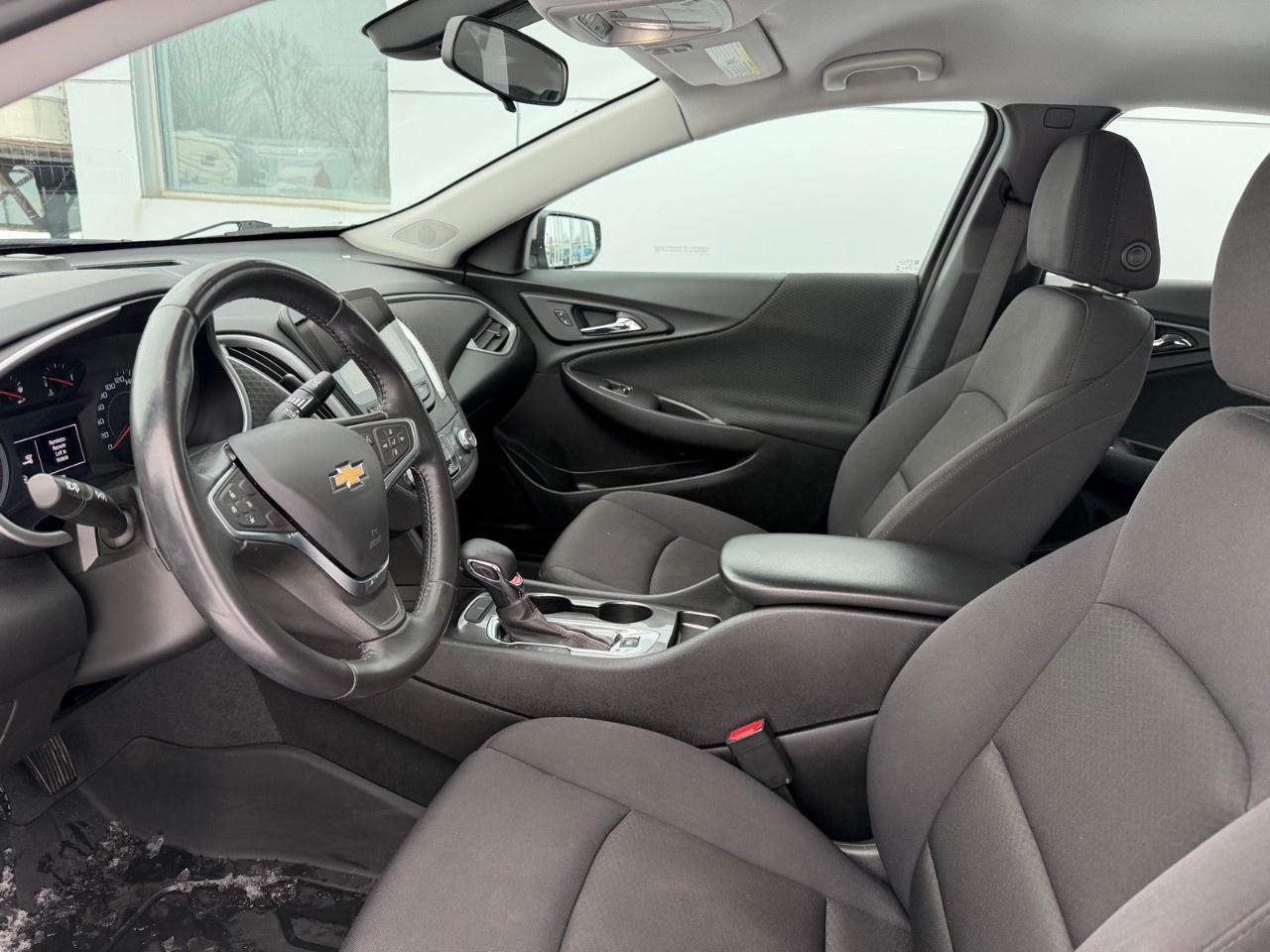2022 Chevrolet Malibu 4dr Sdn RS Photo