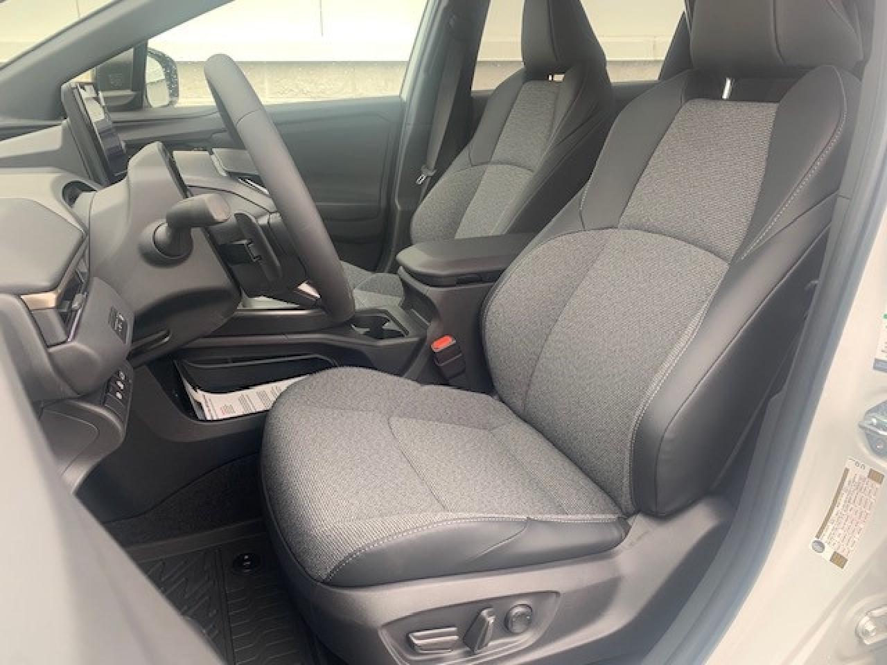 2026 Toyota bZ XLE 4dr All-Wheel Drive Photo4